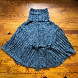 NWT Daisy Fuentes Knit Cape / Poncho